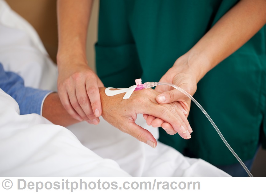 kobieta lekarz sprawdzanie tętna u pacjentów — Zdjęcie stockowe
